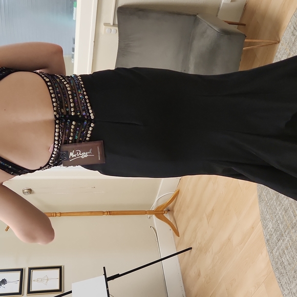 NWT Size 6 Black Mac Duggal Gown - Picture 7 of 13